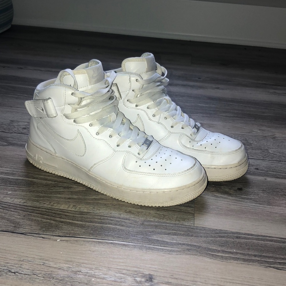 Air Force 1’s (Mid)